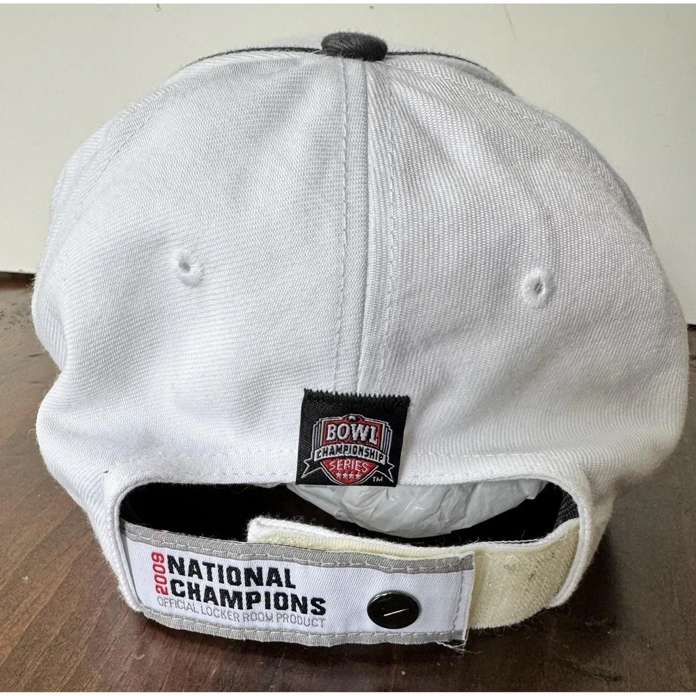 Alabama Crimson Tide Hat Mens One Size White NCAA Football Nike 2009 Champs